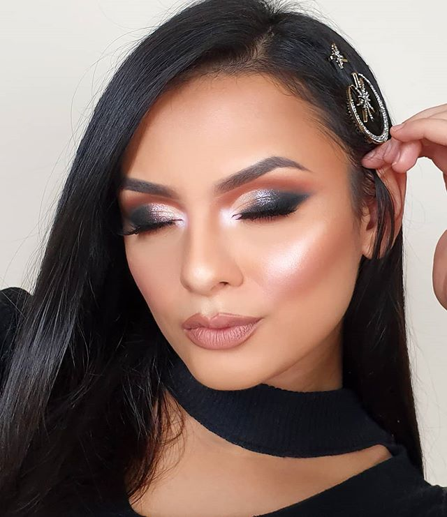 glittter makeup Makeup Looks for Black Outfits