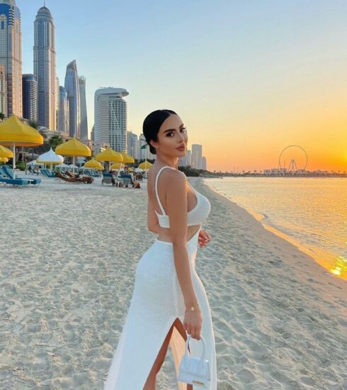 Make-Up Artist Beauty Travel Blogger Dubai
