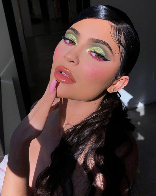 kylie Jenner green eyeshadow