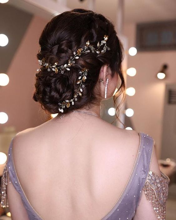 traditional indian bun hairstyles for saree 