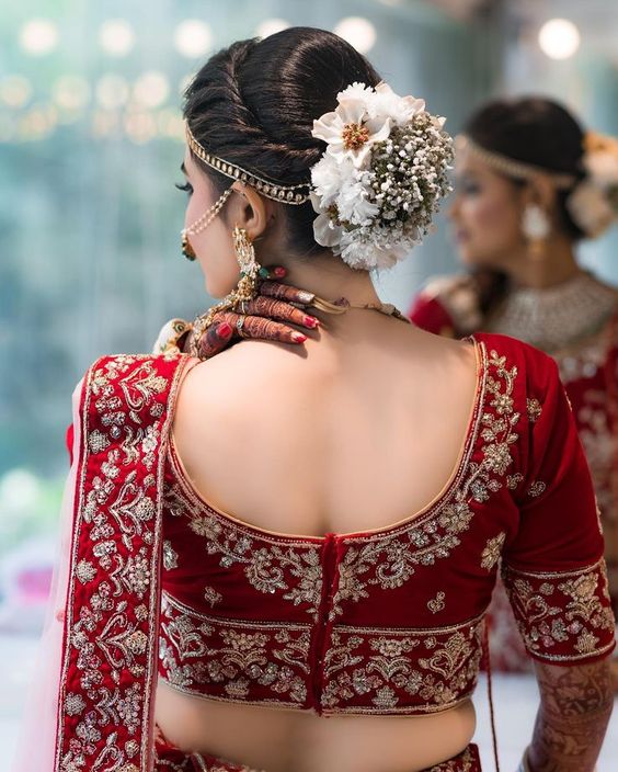 traditional indian bun hairstyles for saree 